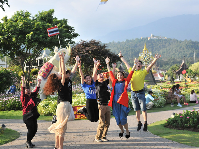Paggalugad sa Mga Kababalaghan ng Thailand: Ang Pakikipagsapalaran ng Aming Koponan sa Pinagkakatiwalaang Panlabas na Sapatos
